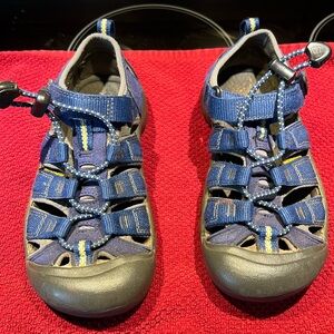 Kids Keen sandals